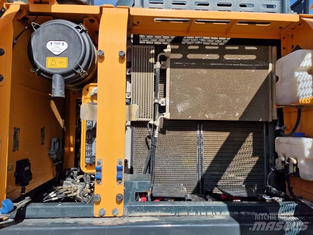 Hyundai HX 220 L Roomikekskavaatorid