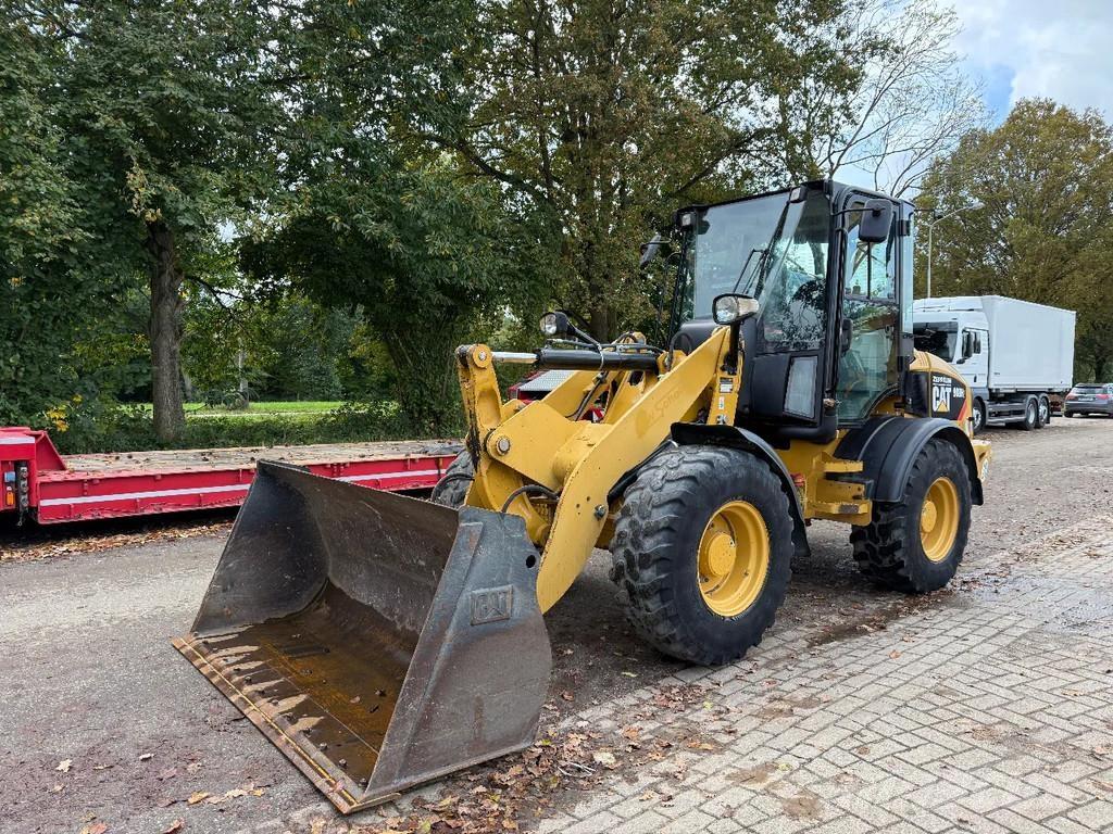CAT 908H Rataslaadurid