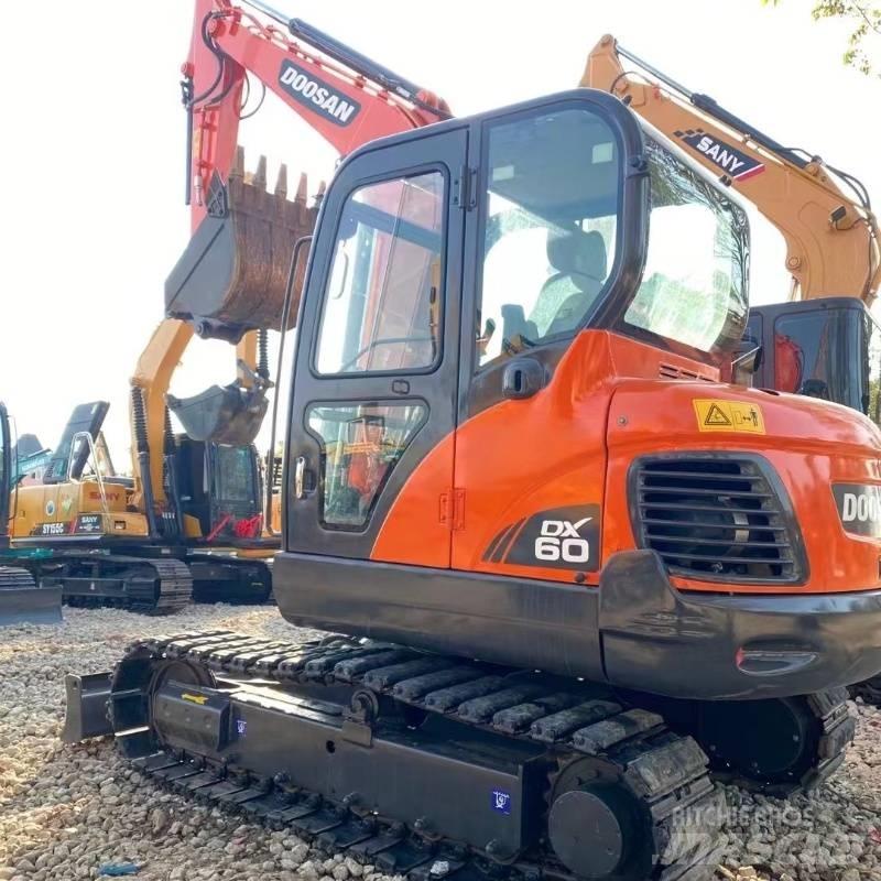 Doosan DX60 Roomikekskavaatorid