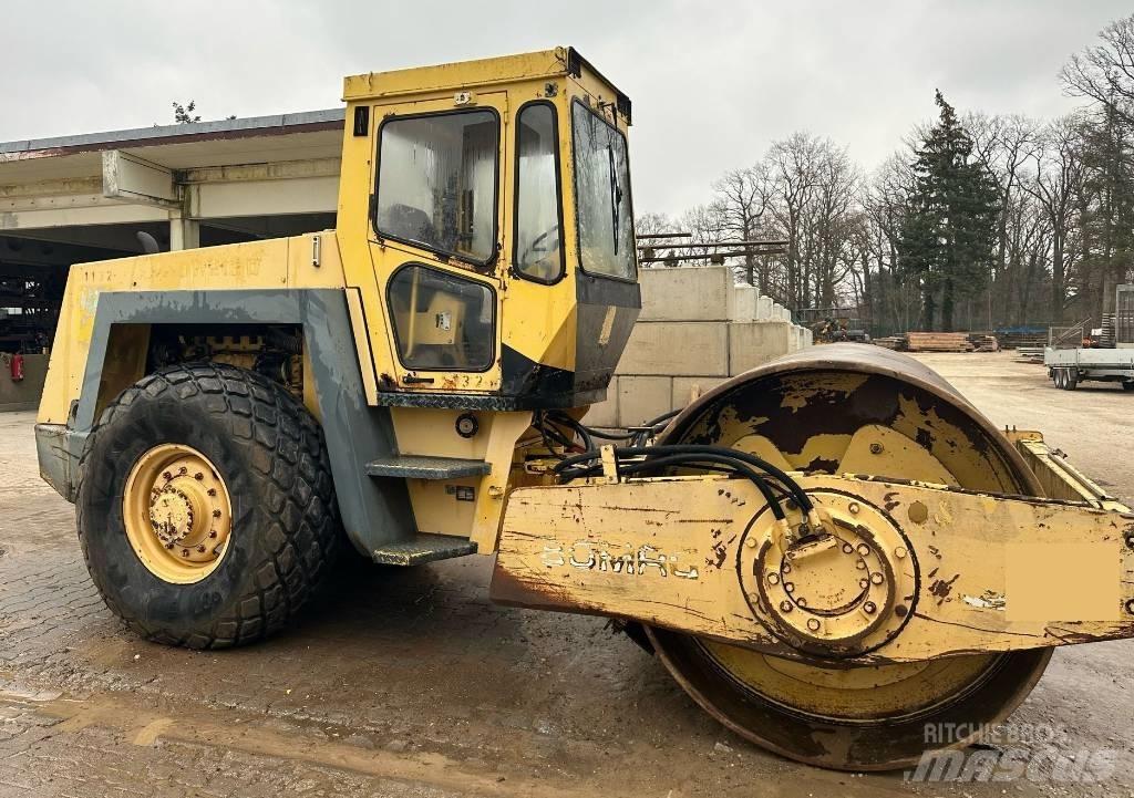 Bomag BW 213 D Ühe trumliga rullid