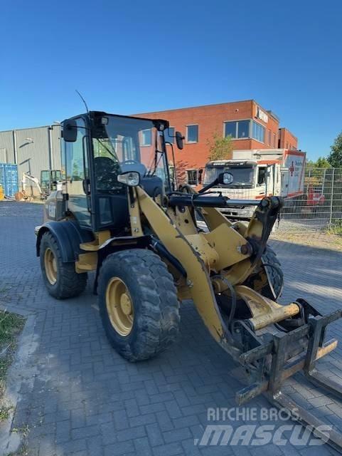CAT 908 H Rataslaadurid