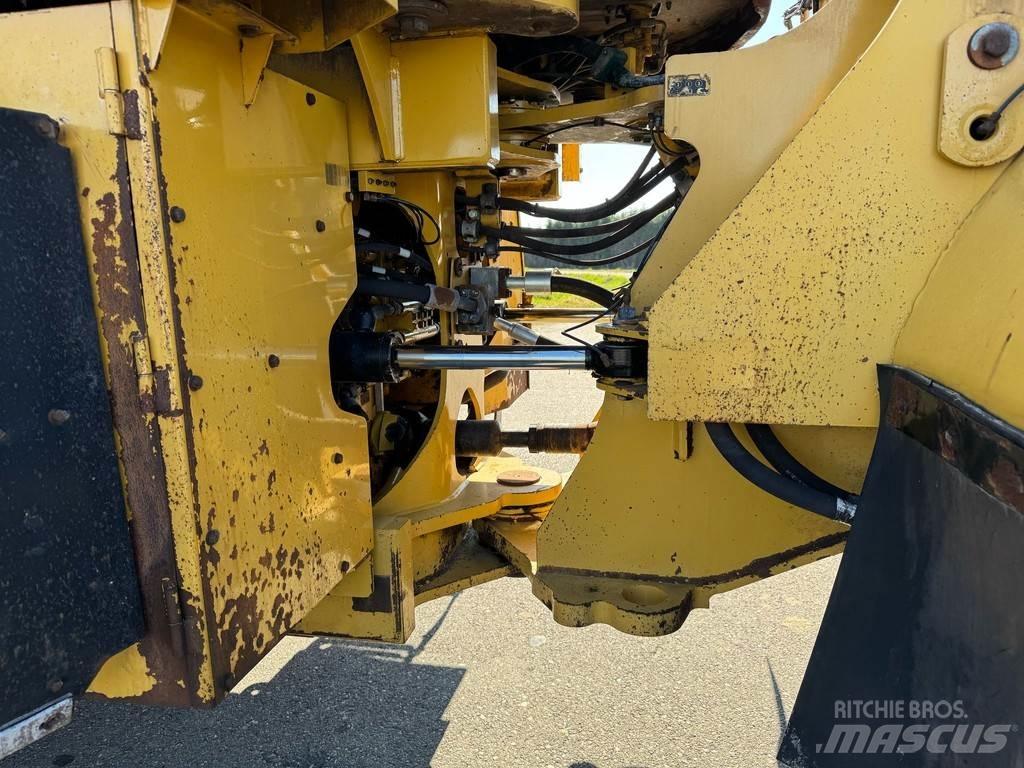 CAT 972M Rataslaadurid