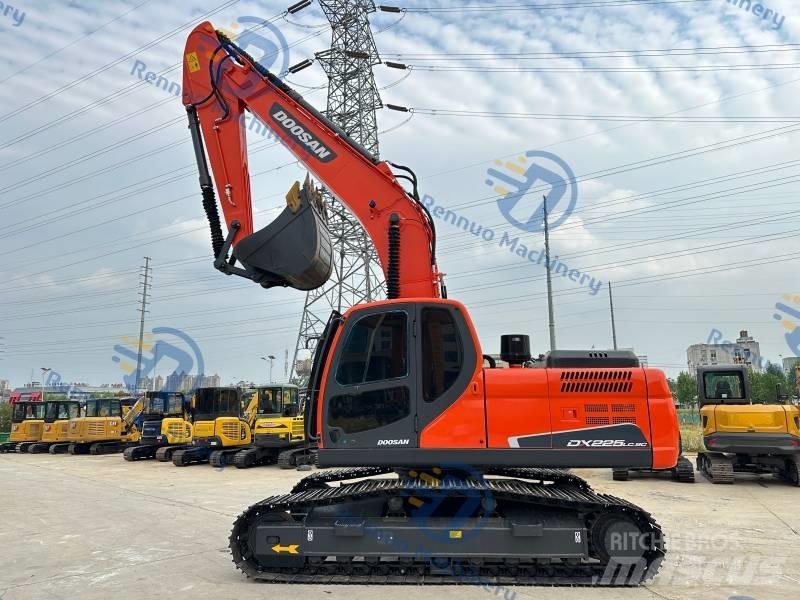 Doosan DX 225 LC-9C Roomikekskavaatorid