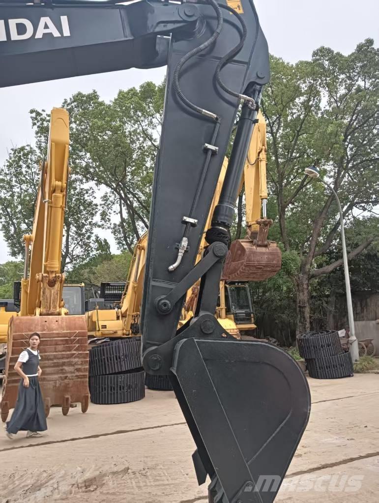 Hyundai 220 LC-9S Roomikekskavaatorid