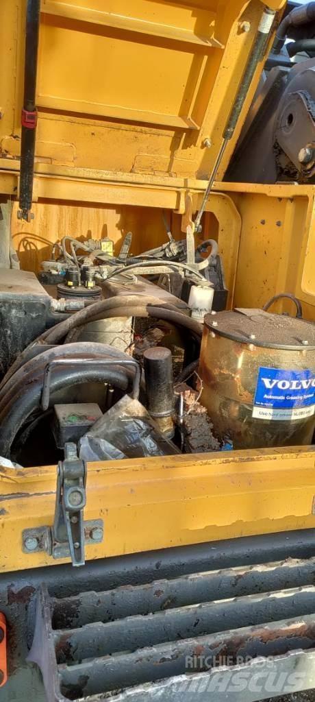 Volvo EC 300EL Roomikekskavaatorid