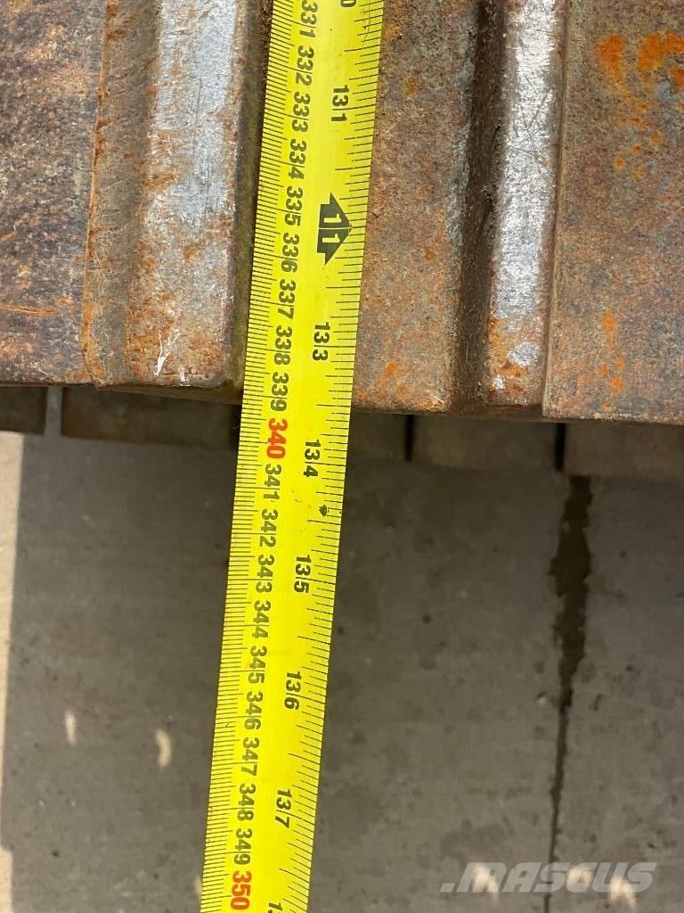 Hitachi ZX 250 LC-6 Pika noolega ekskavaatorid
