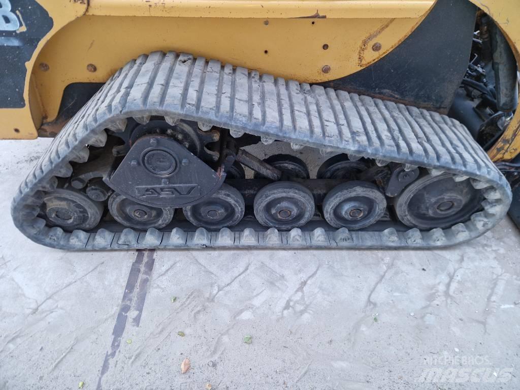 CAT 247 B Kompaktlaadurid