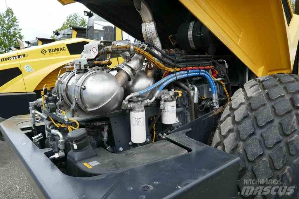 Bomag BW 213 DH-5 Pinnasetihendajad