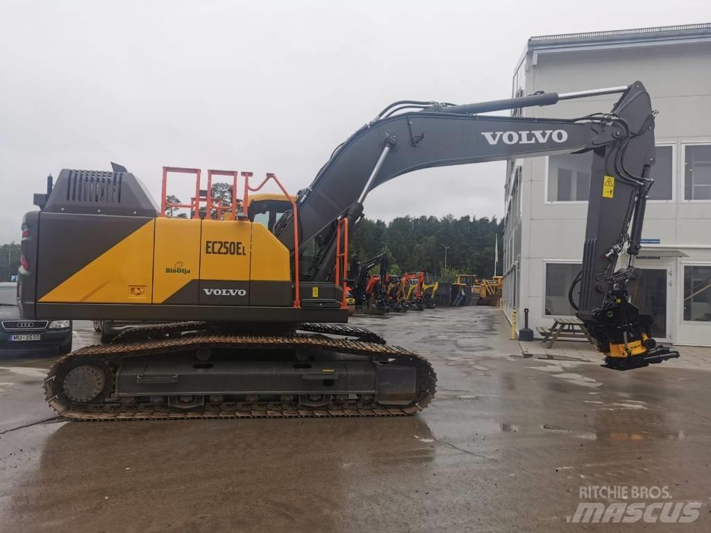 Volvo EC250EL Roomikekskavaatorid