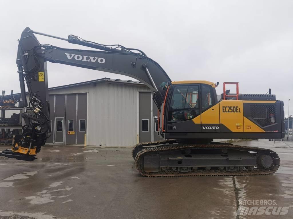 Volvo EC250EL Roomikekskavaatorid