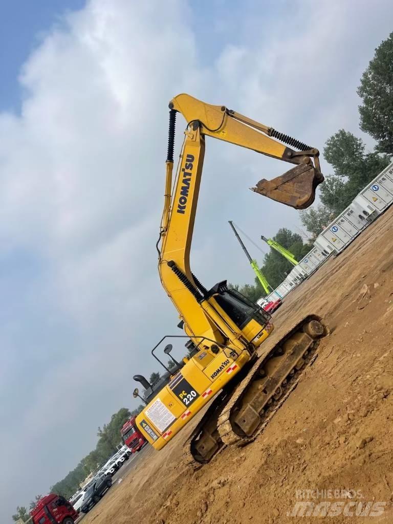 Komatsu pc220-8 Roomikekskavaatorid