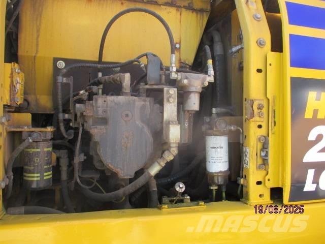 Komatsu HR 215 Roomikekskavaatorid
