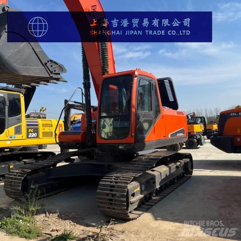 Doosan DX 300 Roomikekskavaatorid