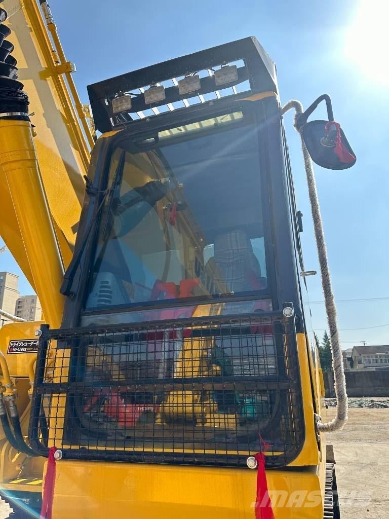 Komatsu PC 200-7 Roomikekskavaatorid