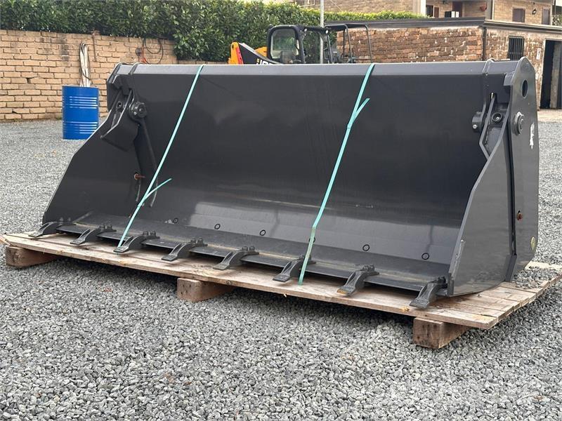 New Holland 220 Kopad