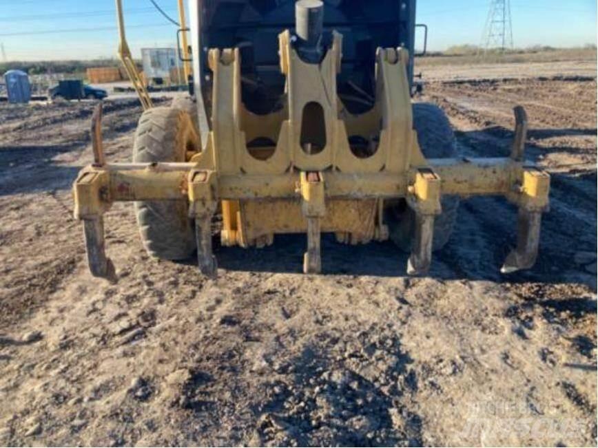 CAT 140M2 Greiderid