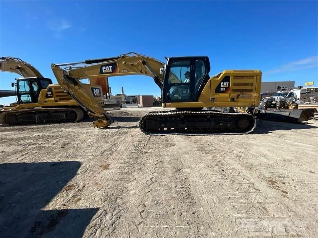 CAT 320 Roomikekskavaatorid