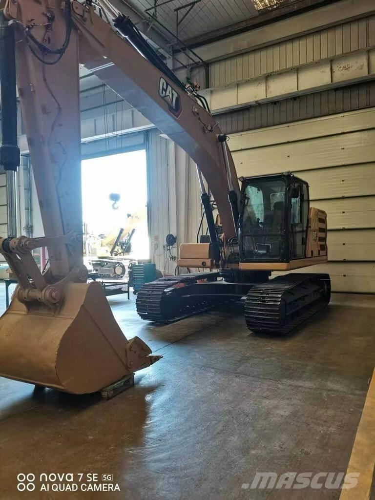 CAT 320 Roomikekskavaatorid
