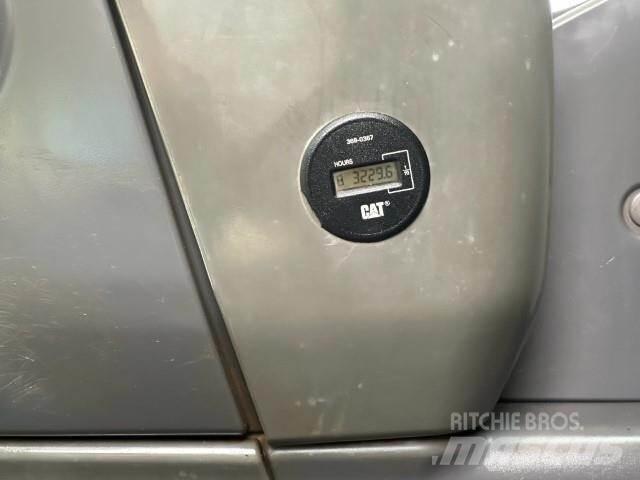 CAT 320DL Roomikekskavaatorid