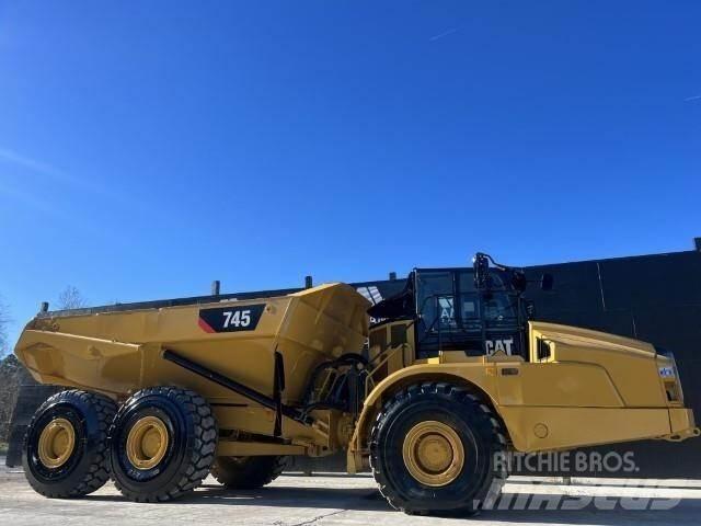 CAT 745 Liigendraamiga pinnaseveokid