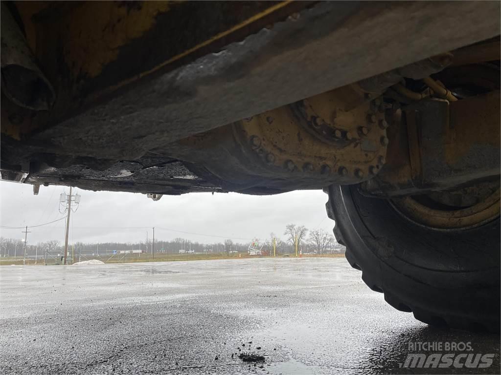 CAT 745C Liigendraamiga pinnaseveokid