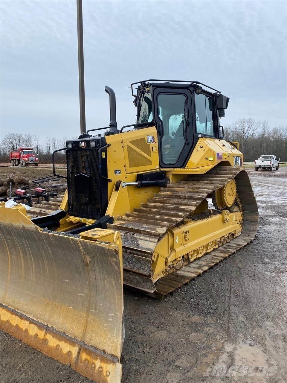 CAT D5 LGP Buldooserid