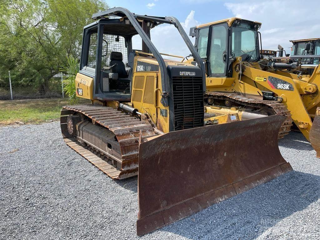 CAT D5K2 LGP Buldooserid
