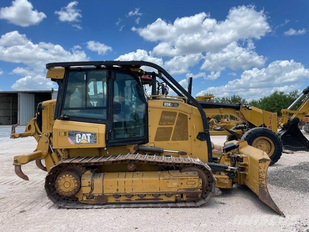 CAT D5K2 XL Buldooserid