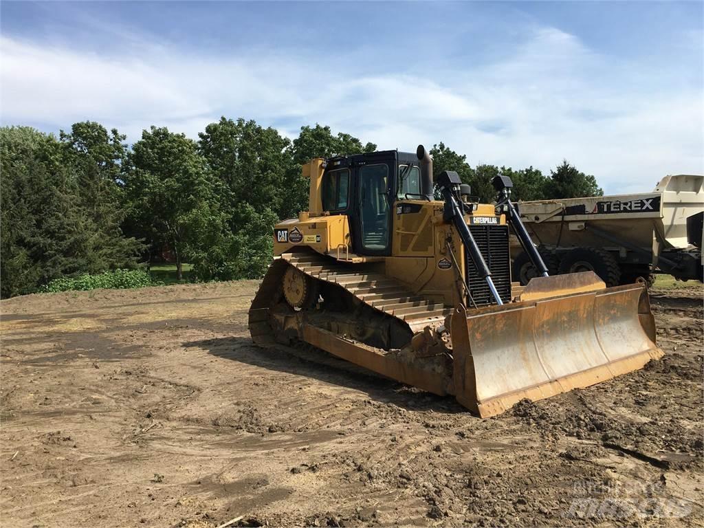CAT D6T LGP Buldooserid
