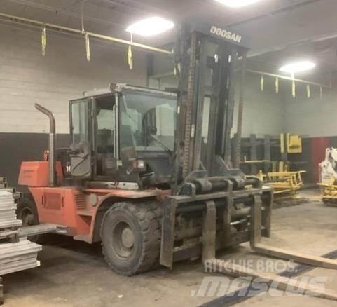 Doosan D160S-7 Kahveltõstukid - muud