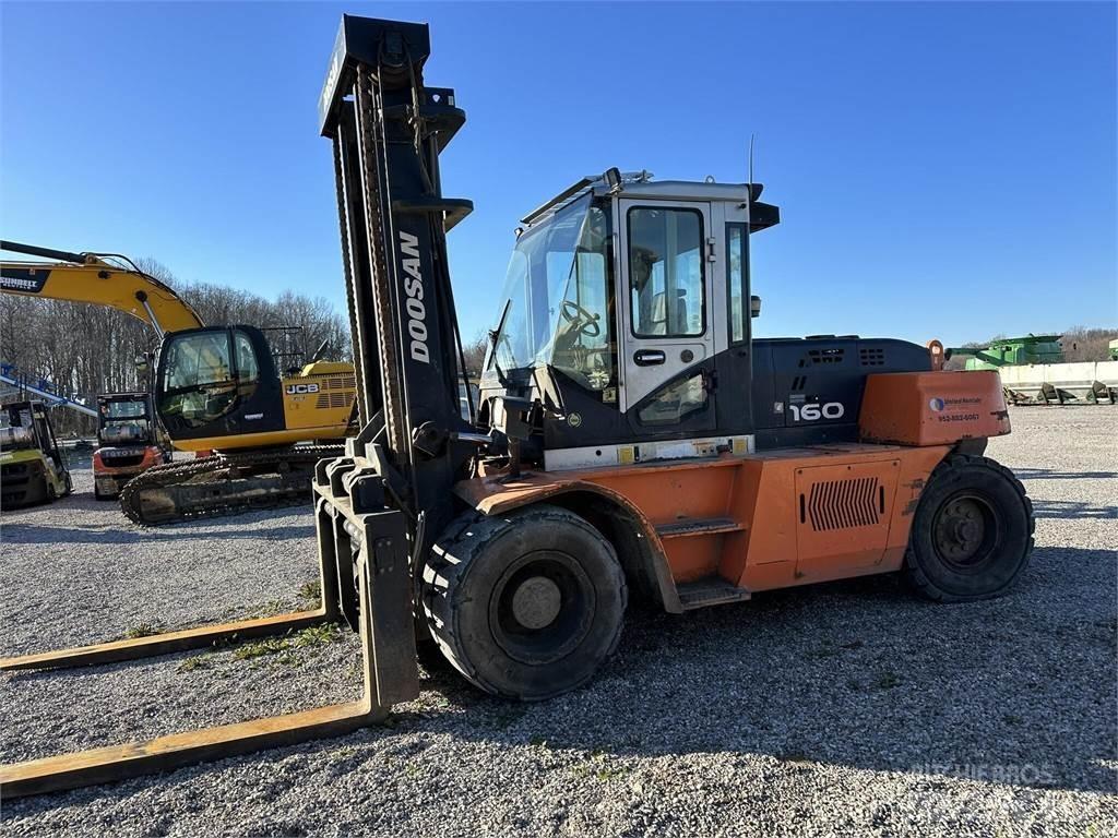 Doosan D160S-7 Kahveltõstukid - muud