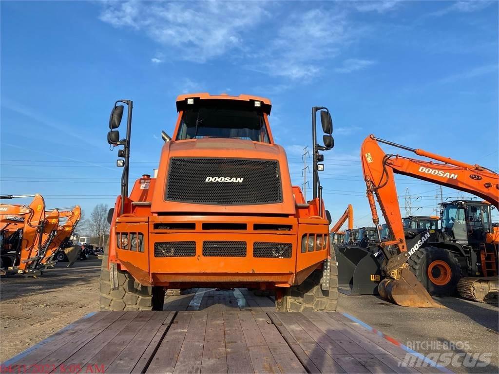 Doosan DA30-5 Liigendraamiga pinnaseveokid