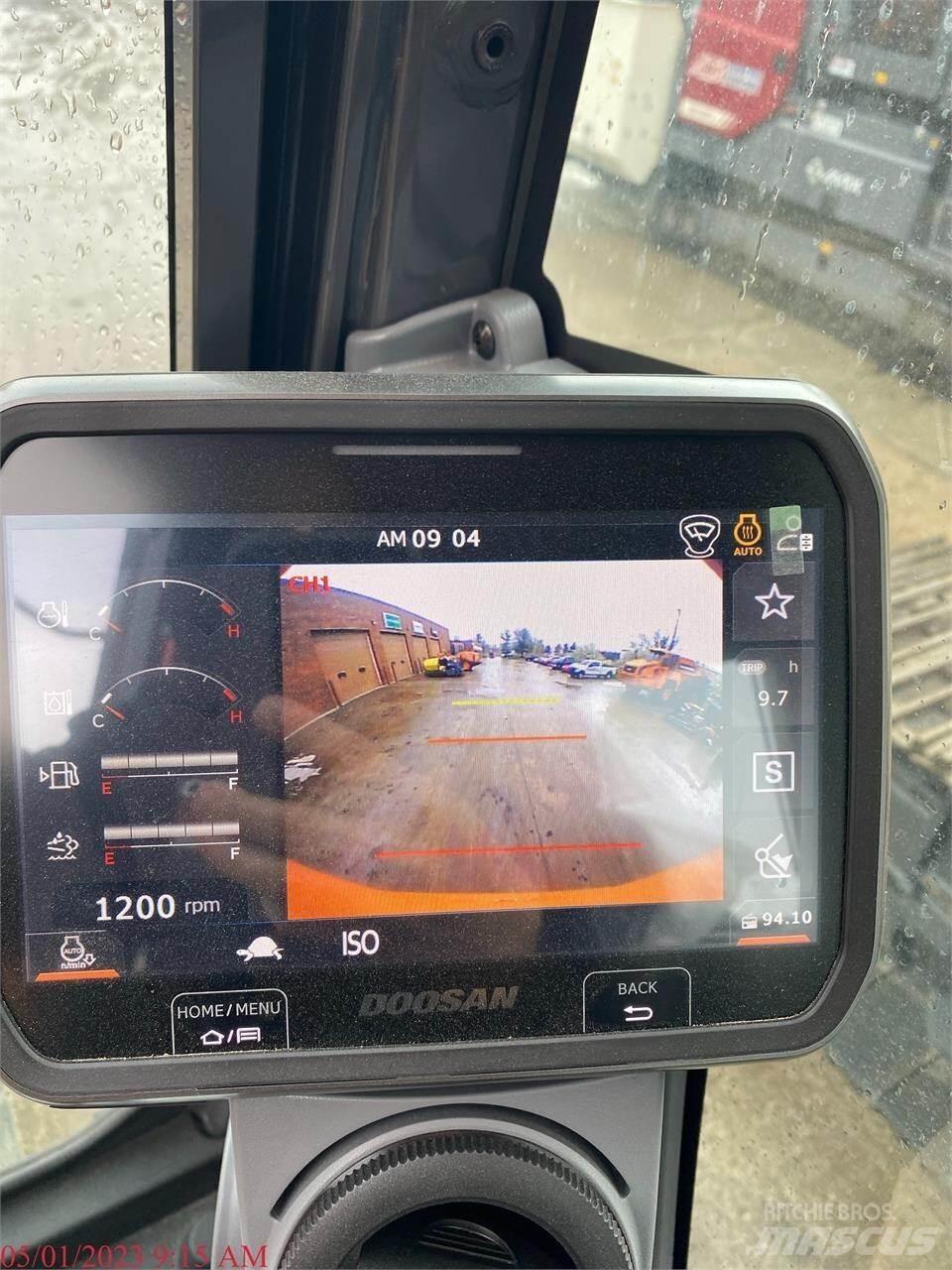 Doosan DX300 LC Roomikekskavaatorid
