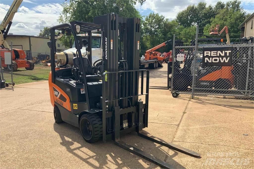 Doosan GC30S-9 Kahveltõstukid - muud