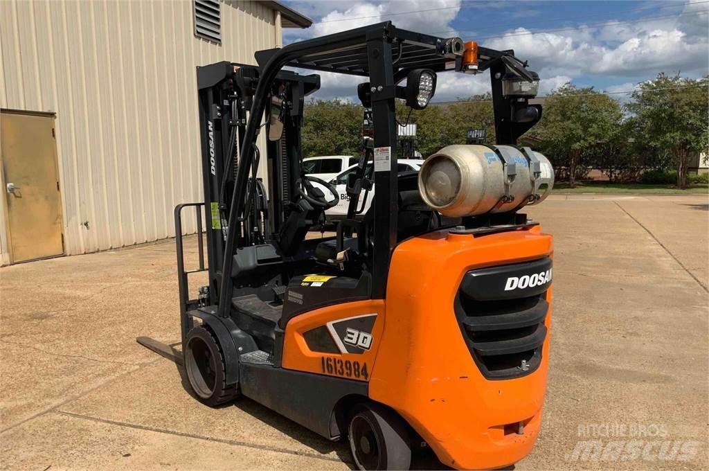 Doosan GC30S-9 Kahveltõstukid - muud