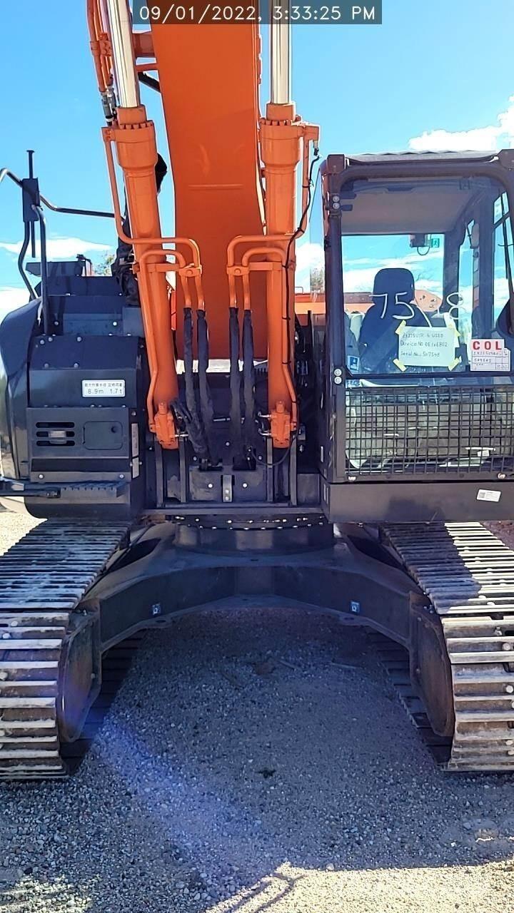 Hitachi ZX225US-6 Roomikekskavaatorid