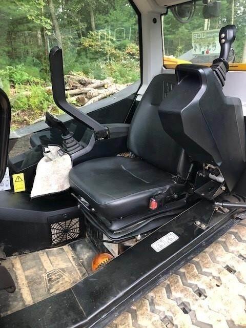 JCB 300T Kompaktlaadurid