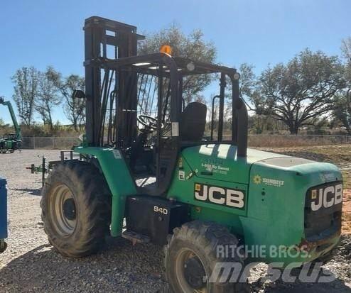 JCB 940 Maastikutõstukid