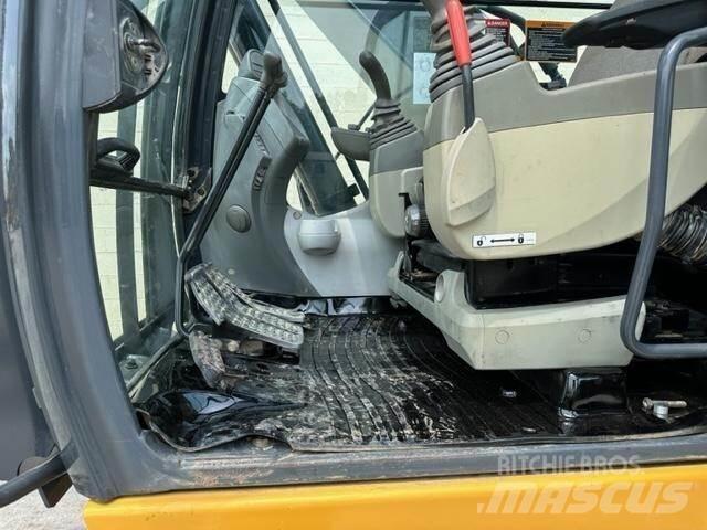 John Deere 210G LC Roomikekskavaatorid