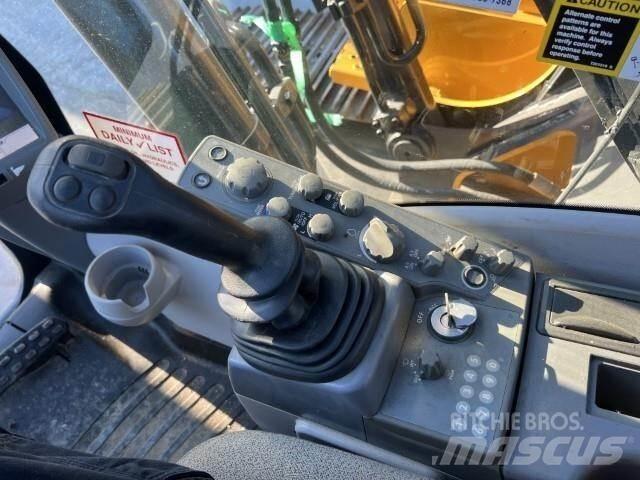 John Deere 210G LC Roomikekskavaatorid