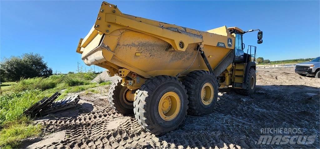 John Deere 310E Liigendraamiga pinnaseveokid