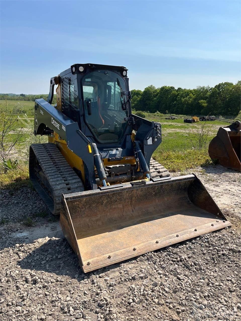 John Deere 333G Kompaktlaadurid