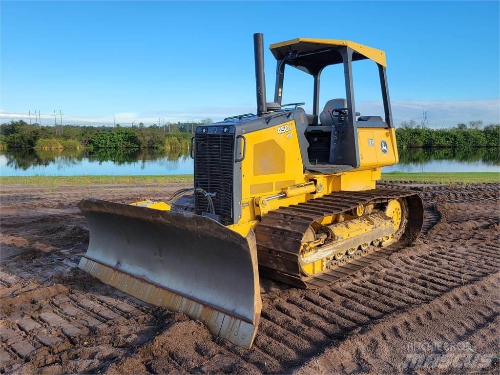 John Deere 450J LGP Buldooserid