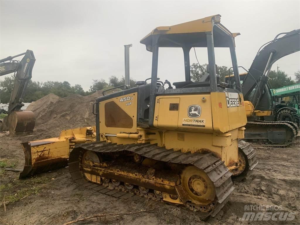 John Deere 450J LGP Buldooserid