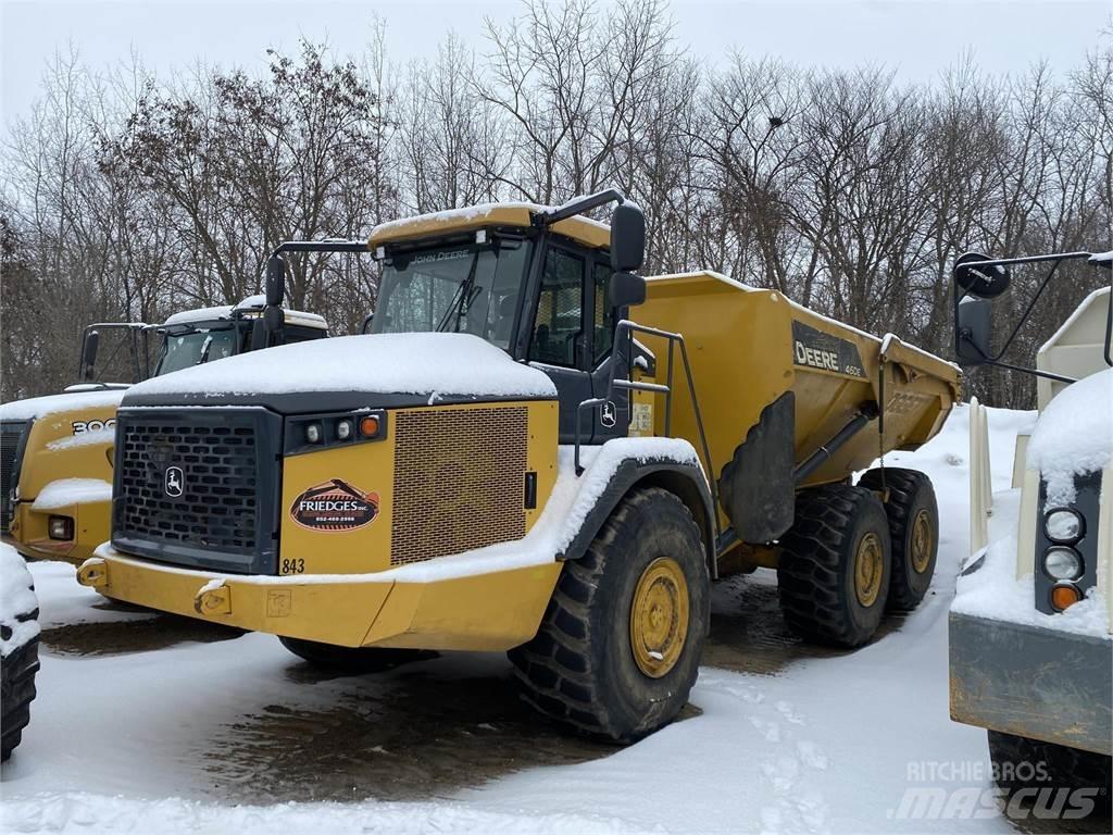 John Deere 460E Liigendraamiga pinnaseveokid