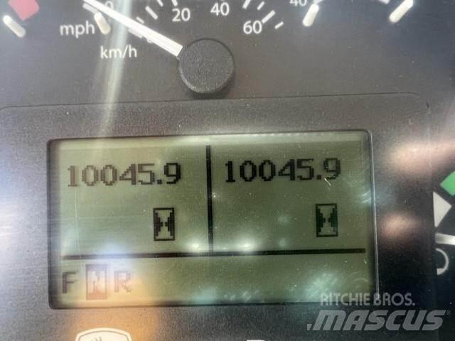 John Deere 460E Liigendraamiga pinnaseveokid