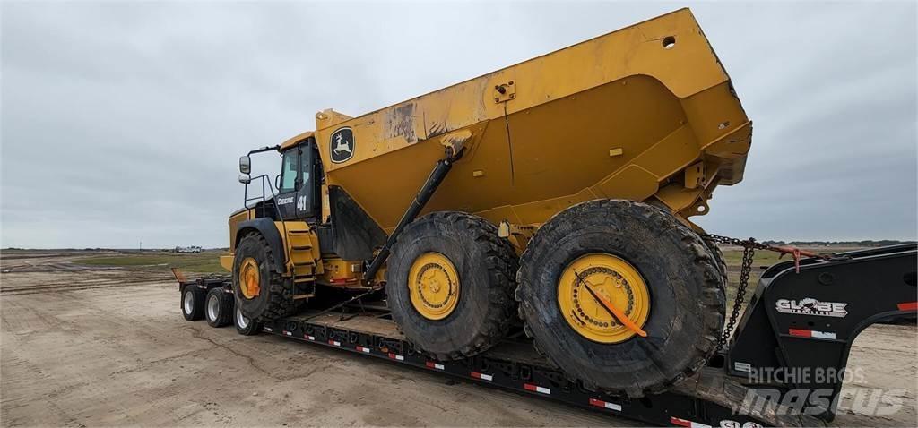 John Deere 460E Veepaagiga autod