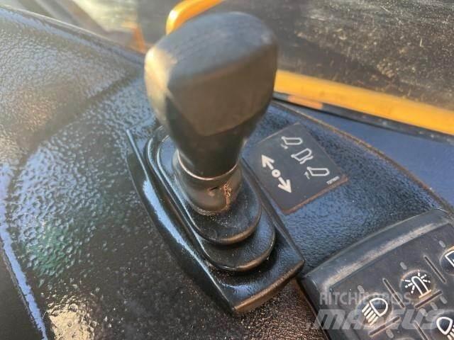 John Deere 460E Liigendraamiga pinnaseveokid