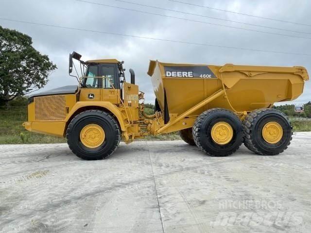 John Deere 460E Liigendraamiga pinnaseveokid