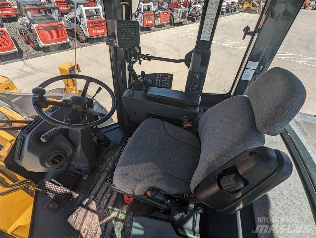 John Deere 644K Rataslaadurid